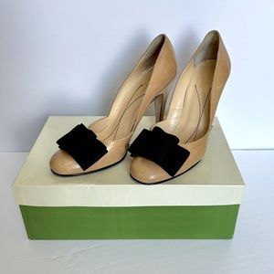 Kate Spade “Sasha” nude high heels w/ black grosgrain bow. Includes box